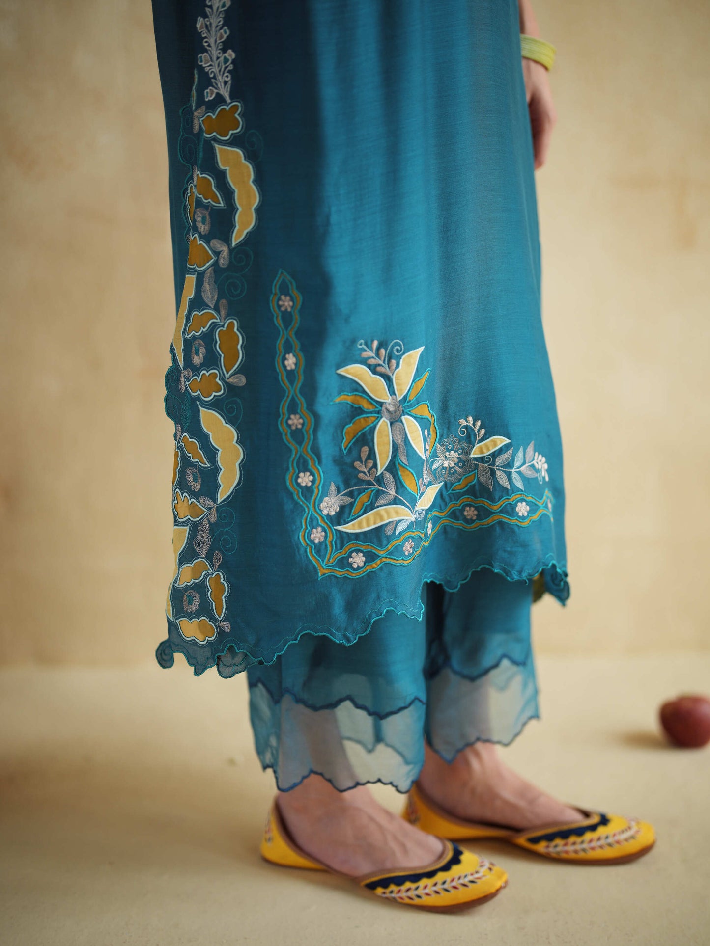 NEELBARI KURTA SET
