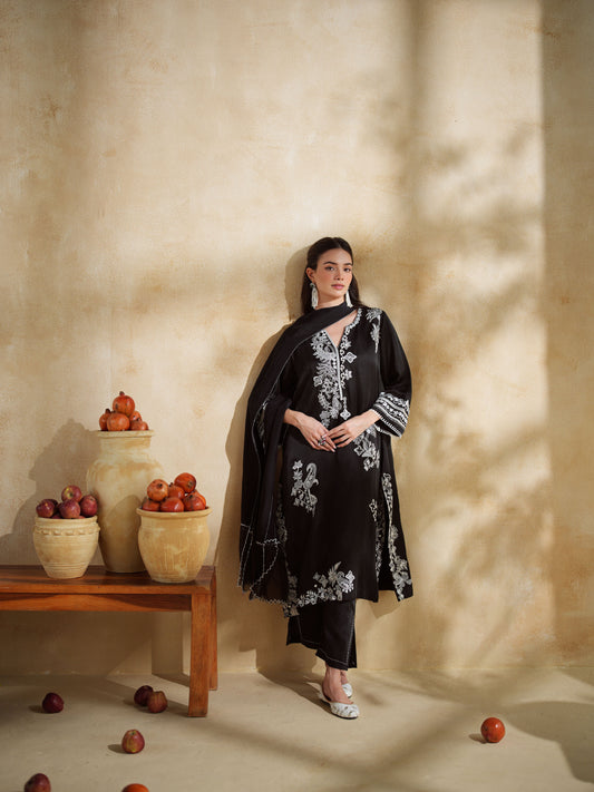 NOIR KURTA SET