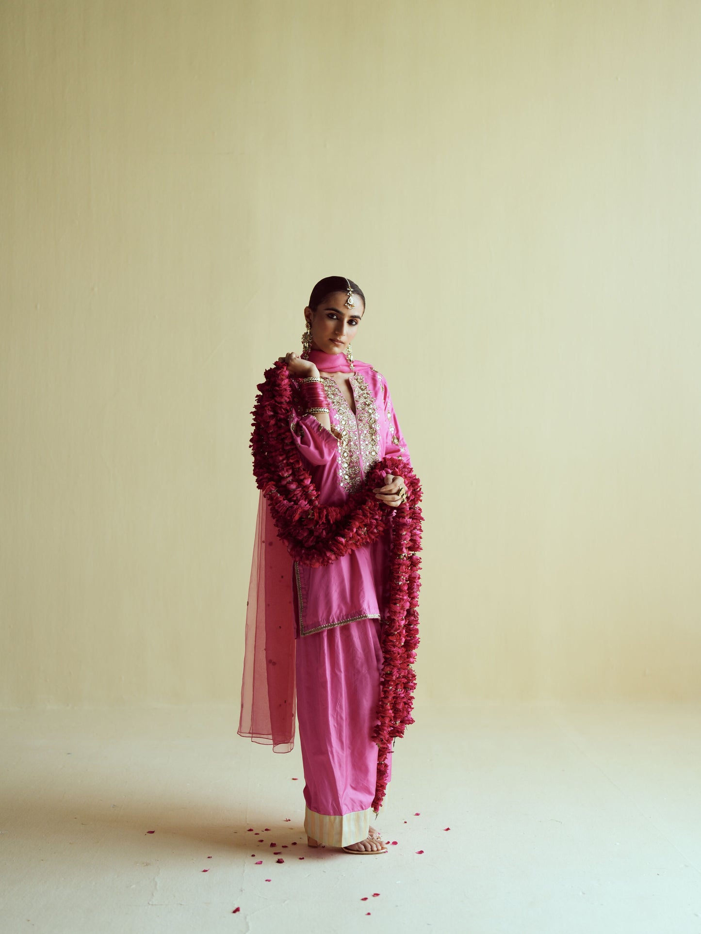 Gulabi Noor Farshi Set