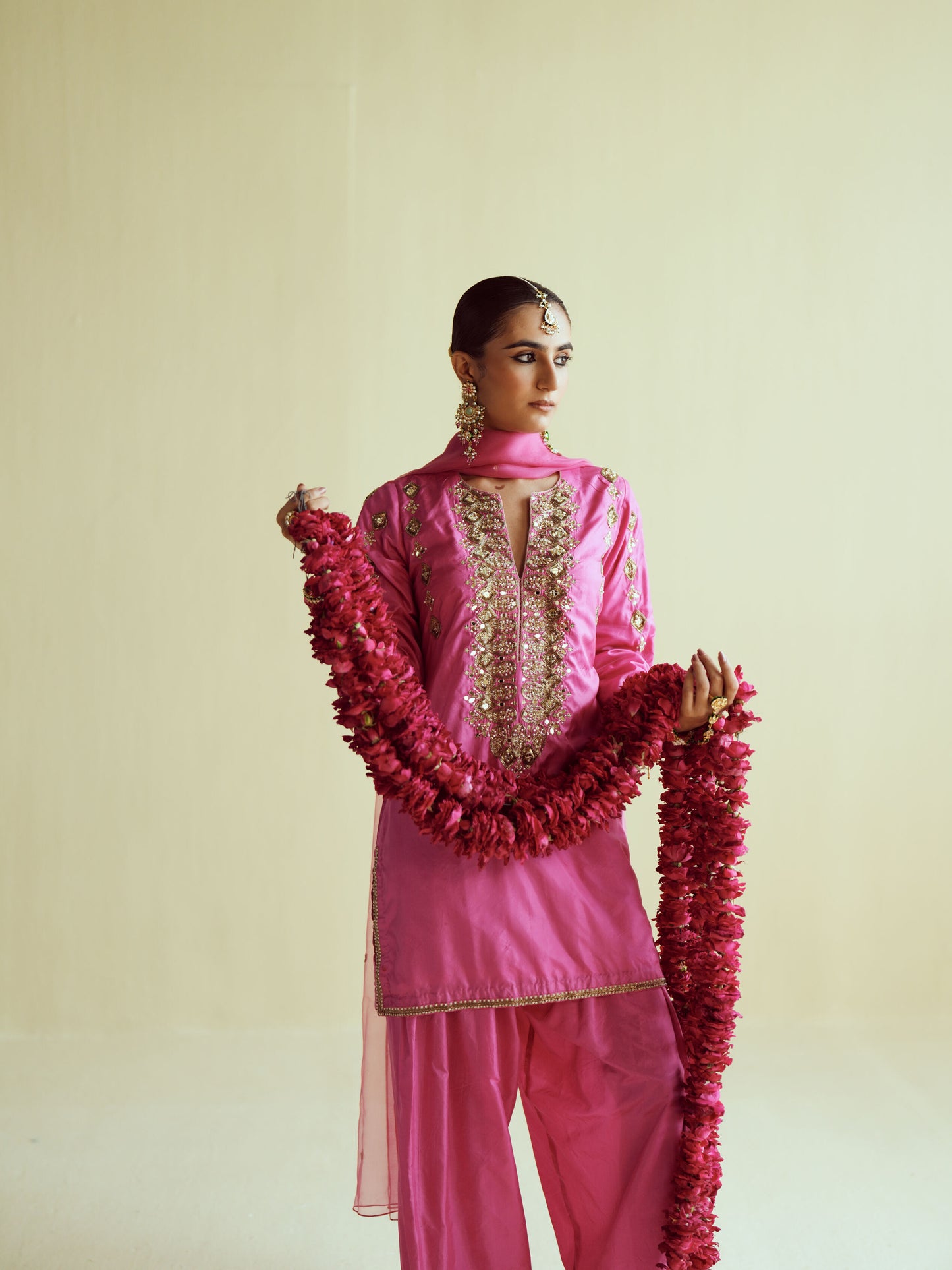 Gulabi Noor Farshi Set