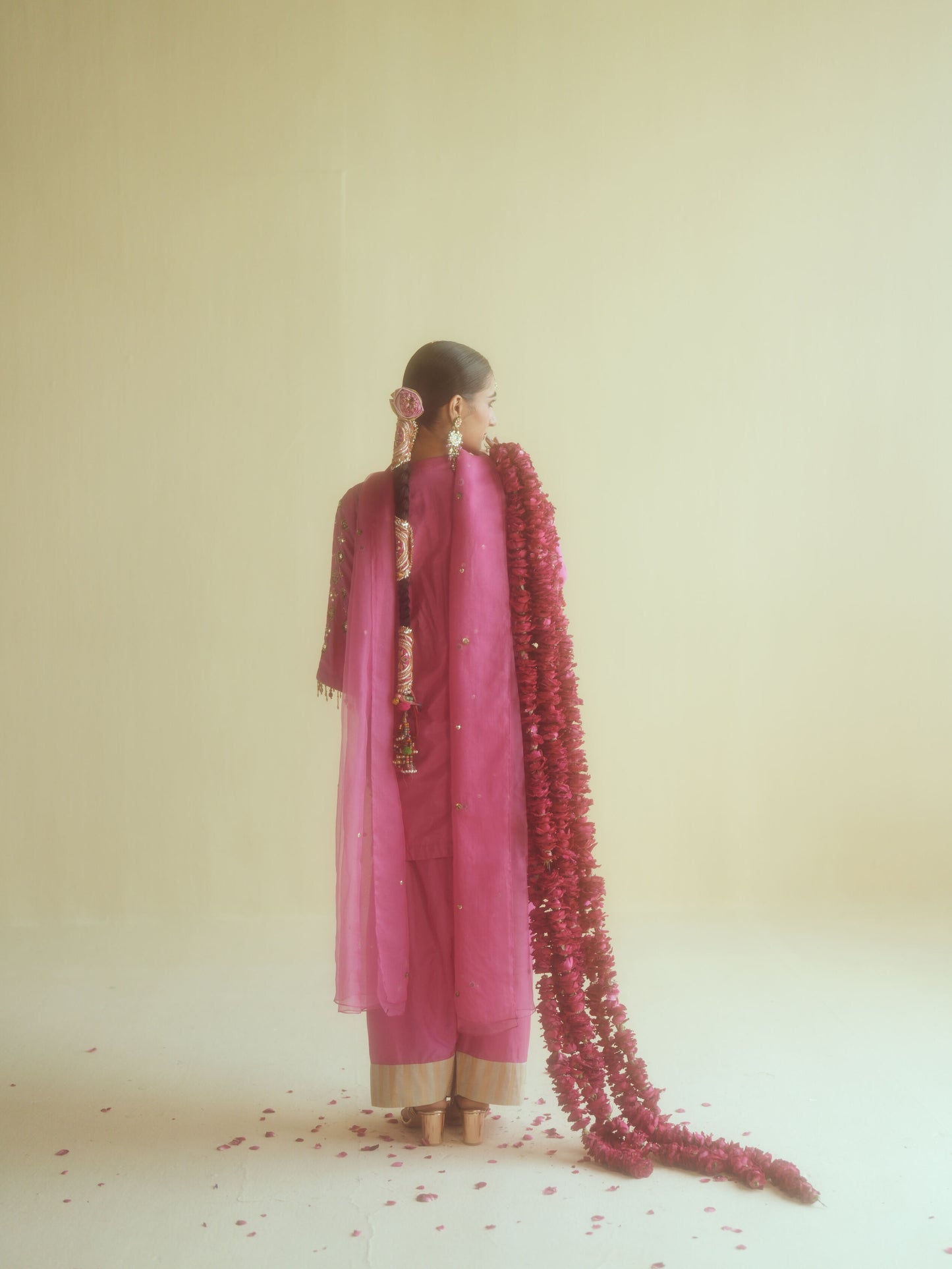 Gulabi Noor Farshi Set