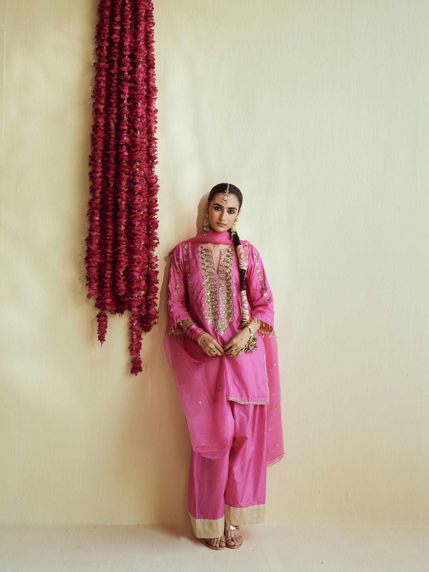 Gulabi Noor Farshi Set
