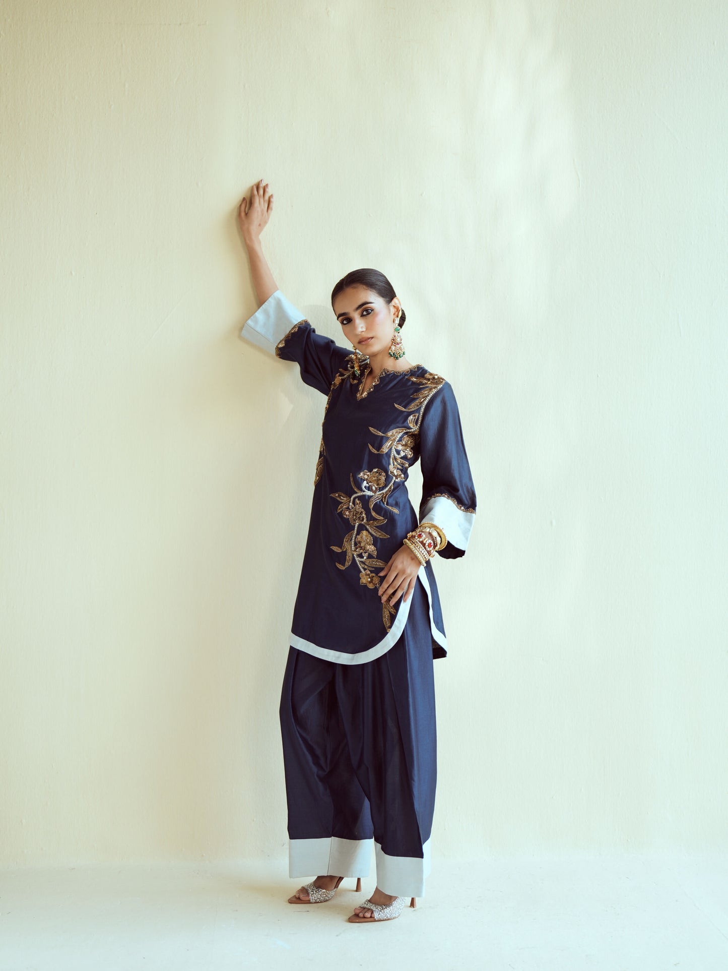 Midnight Bloom Farshi Set