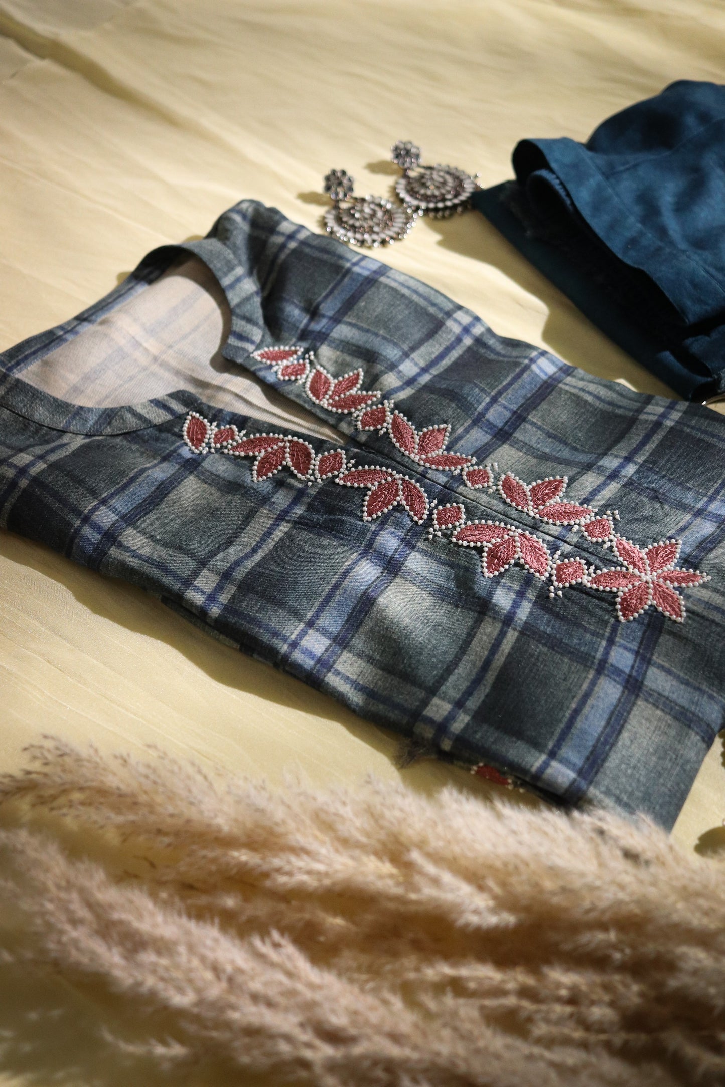 Neel checkered pashmina set- SET OF 3