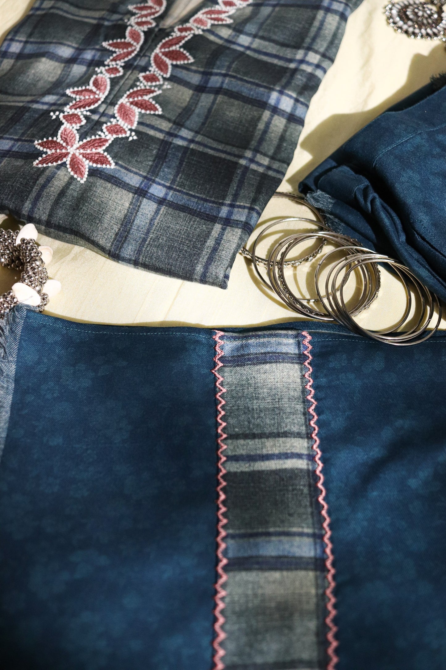 Neel checkered pashmina set- SET OF 3