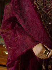 Ainna Velvet Kurta Set